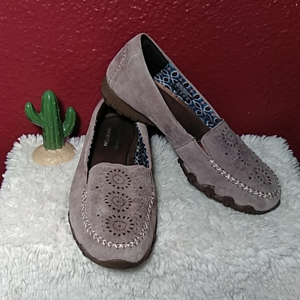 Skechers memory foam shoes
